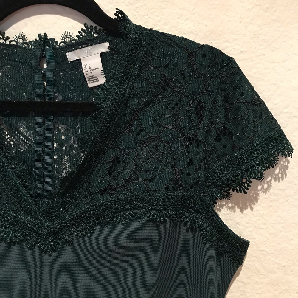 SOLD 💰 Lacey Sweetheart Blouse